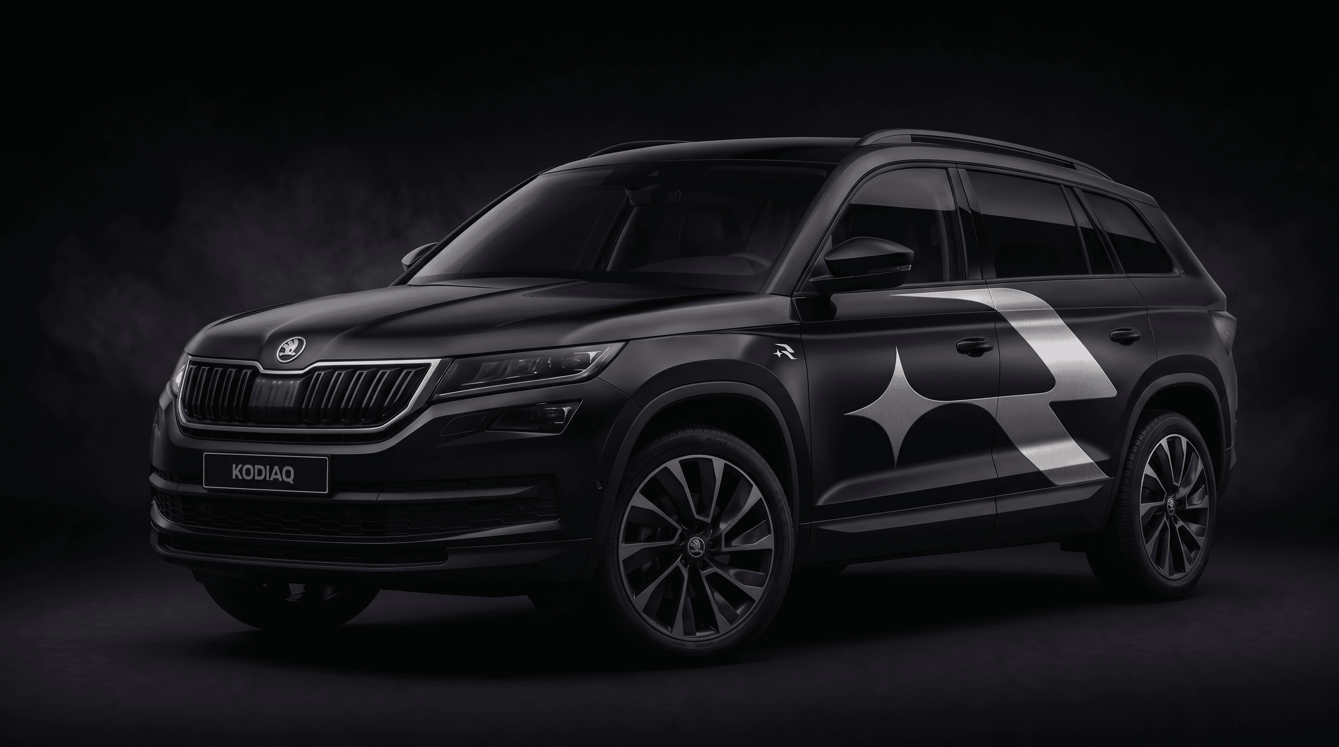 Royal Auto branding na vozilu